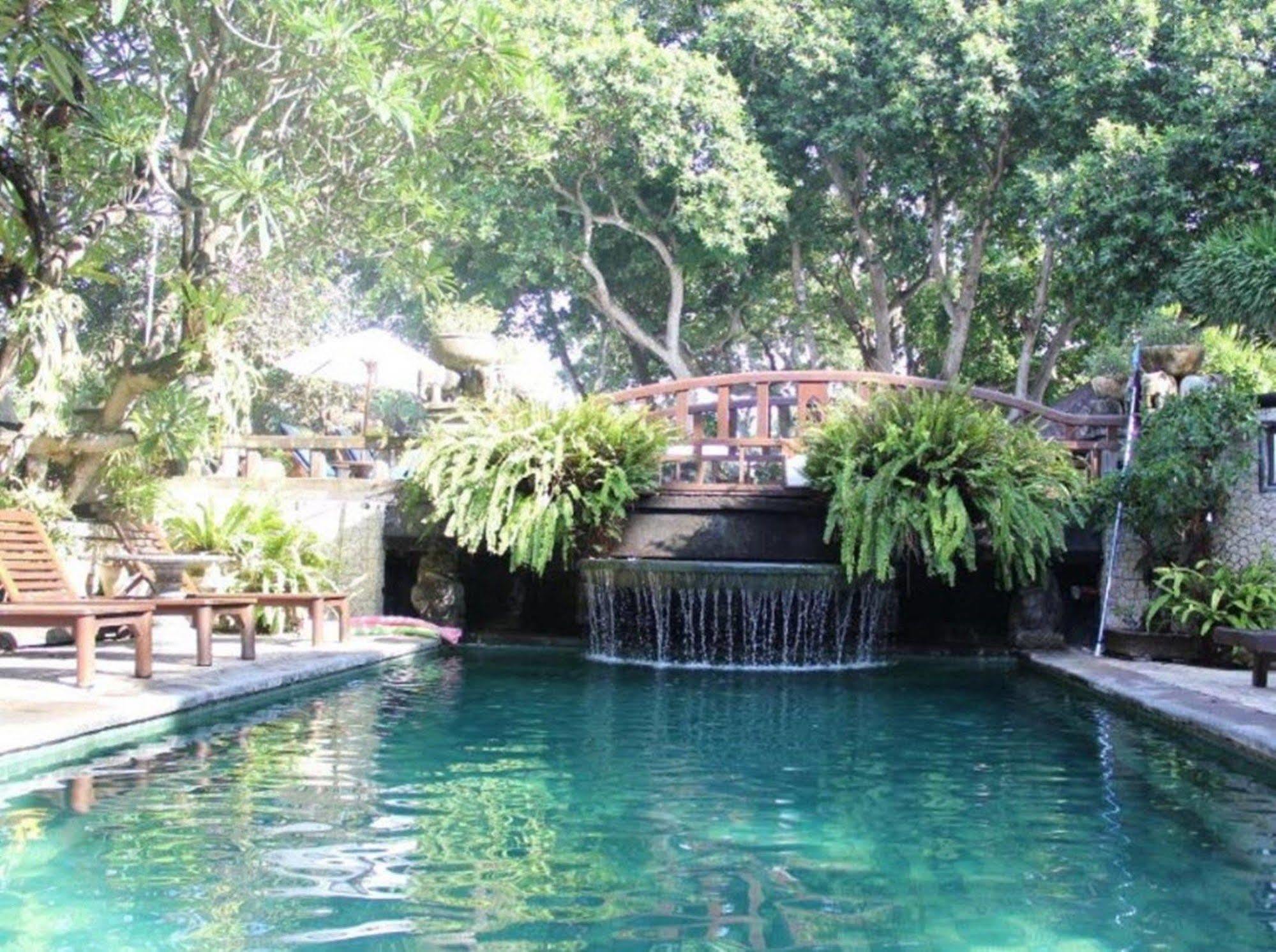 होटल Besakih Sanur (Bali)